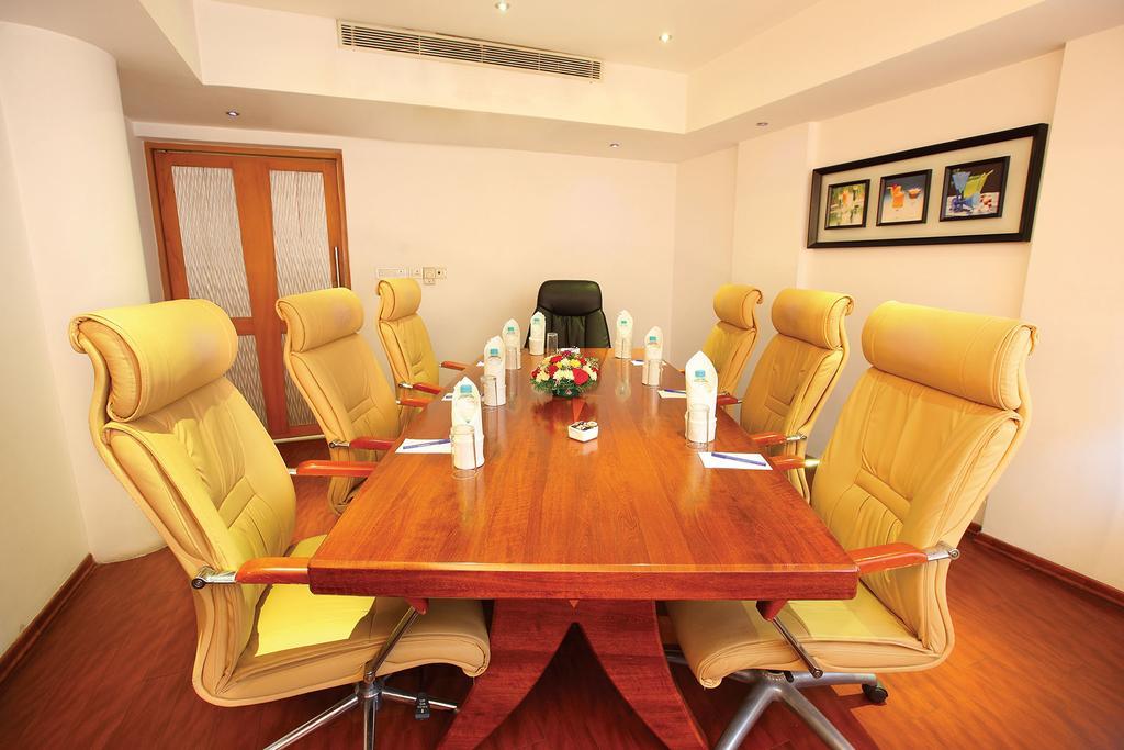 Hotel Park Residency, Kakkanad Kochi Екстер'єр фото