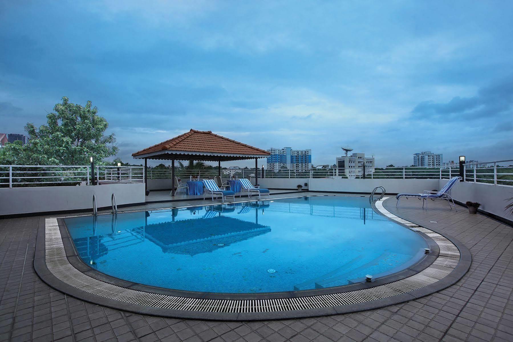 Hotel Park Residency, Kakkanad Kochi Екстер'єр фото